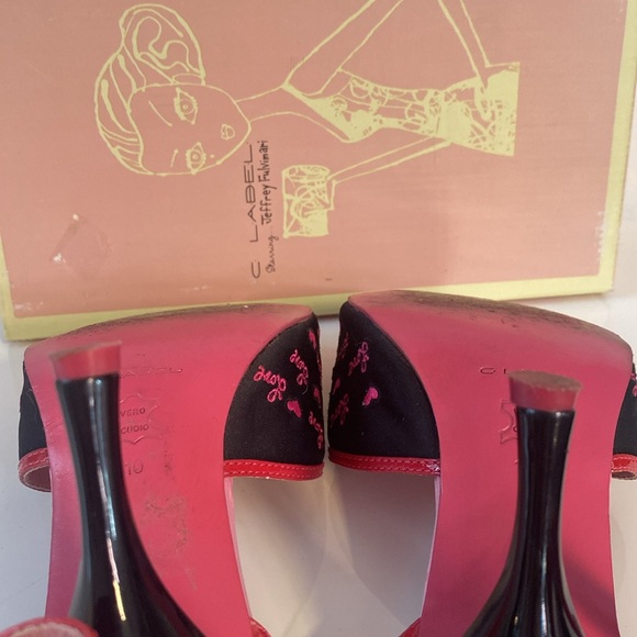 Love Heart Strappy Sandals - Picture 4 of 4